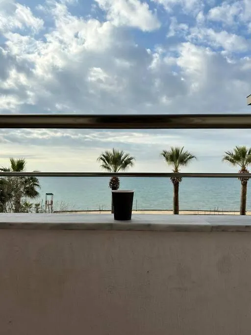 Sealavie Beachfront Family Apt Durrës 0*,